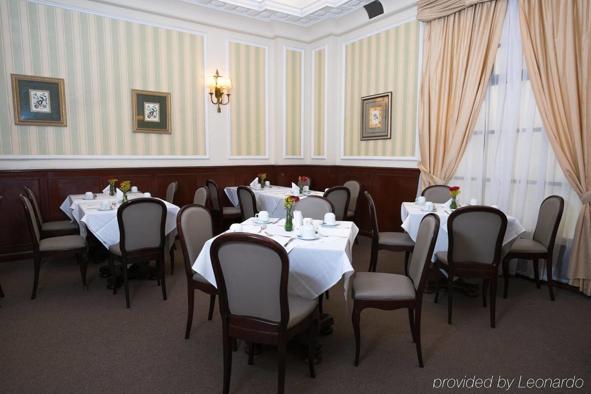 Windsor California Copacabana Hotel